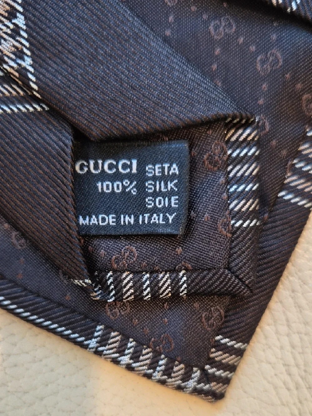 Gucci men silk